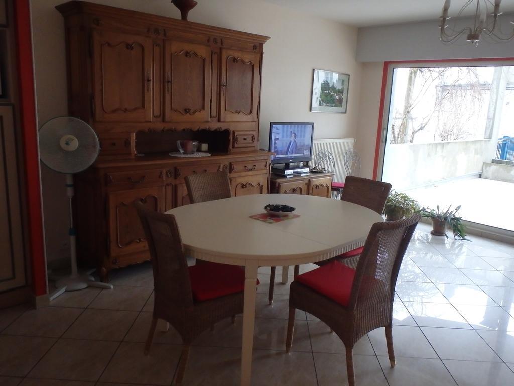 Ferienwohnung Le Moulin Des Pres Avec Terrasse Vesoul Zimmer foto