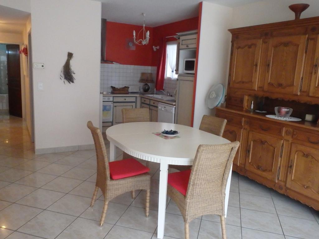 Ferienwohnung Le Moulin Des Pres Avec Terrasse Vesoul Zimmer foto